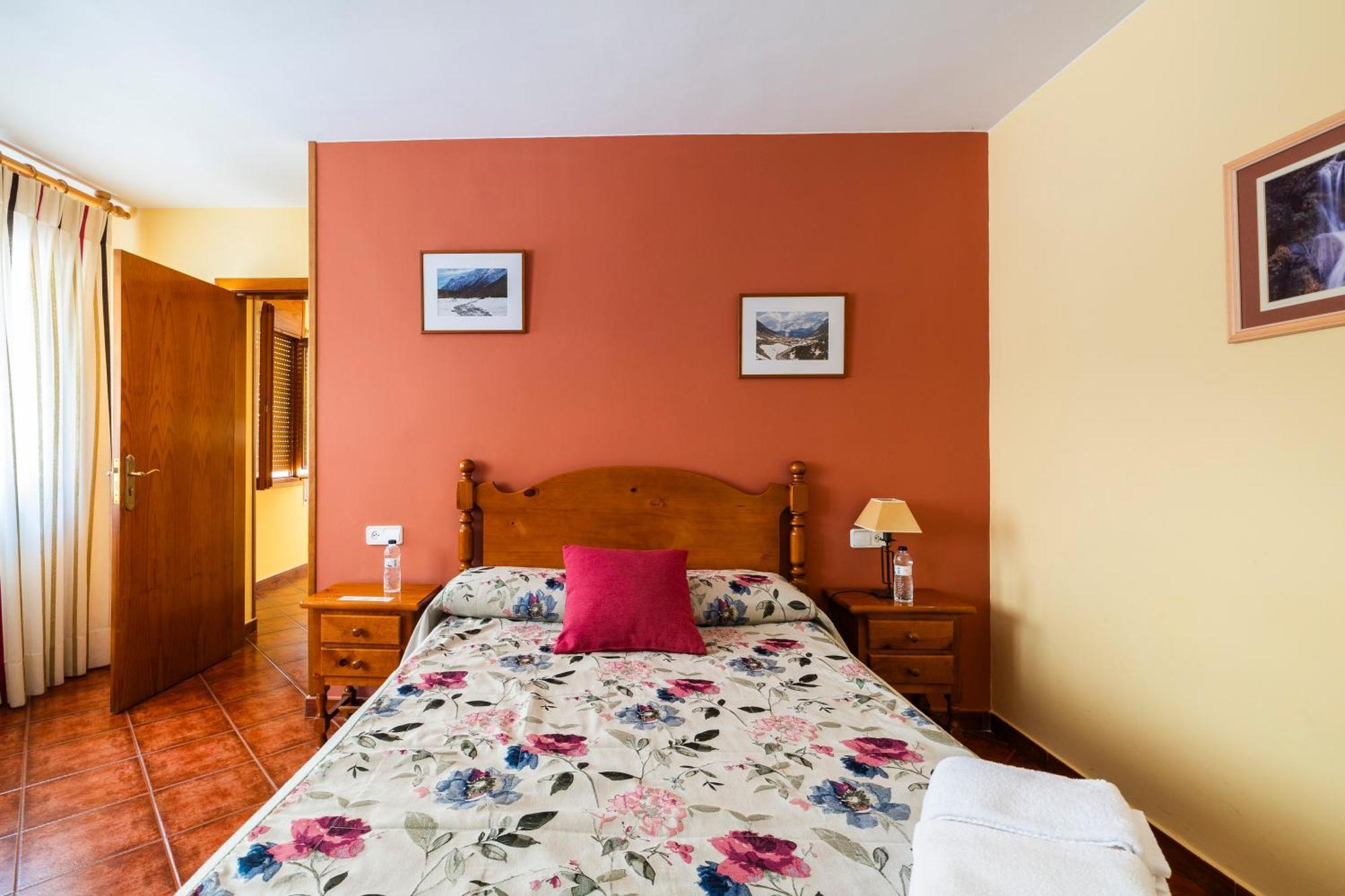 Hostal Panart Bielsa Exteriör bild