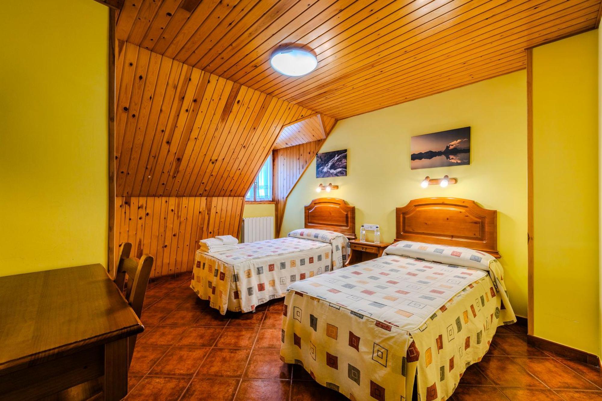 Hostal Panart Bielsa Exteriör bild